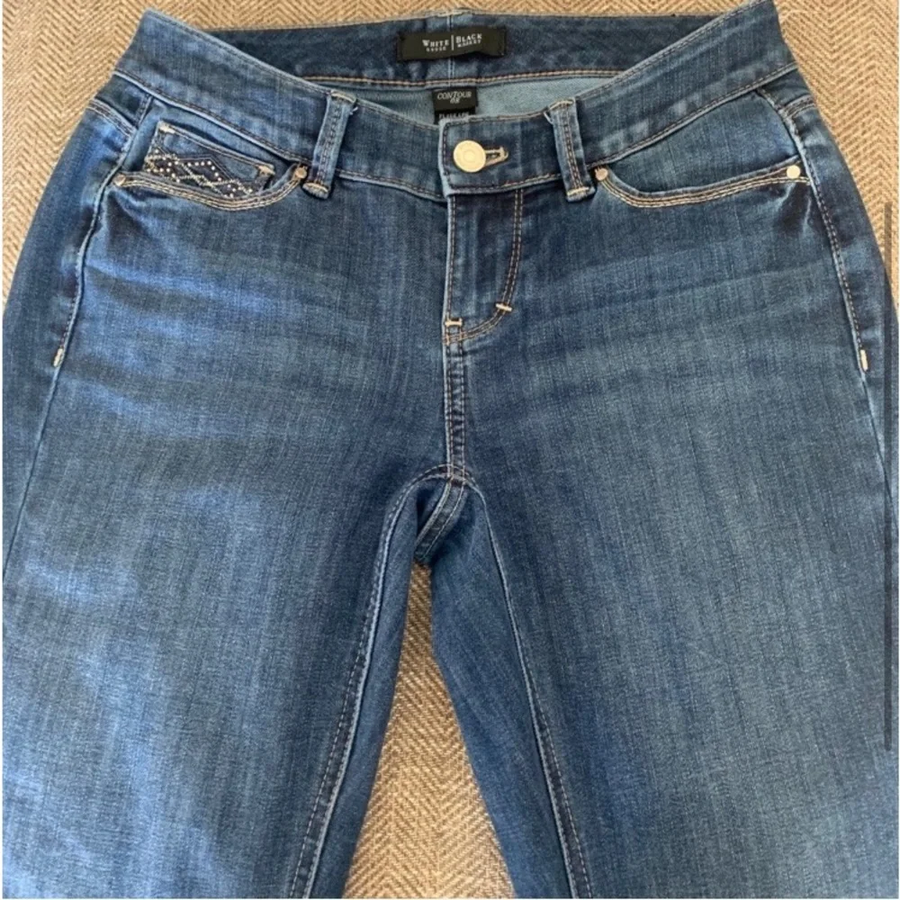 EUC White House Black Market Jeans Size 28.